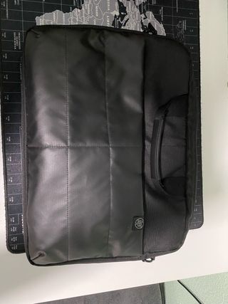 Portátil HP Pavilion Negro y Verde más accesorios