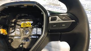 Volante Peugeot 208 2025