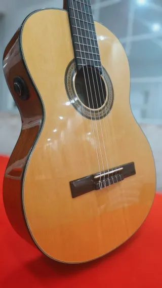 Guitarra Clásica con Previo