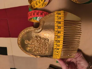 Peinetas doradas fallera. Medidas en las fotos