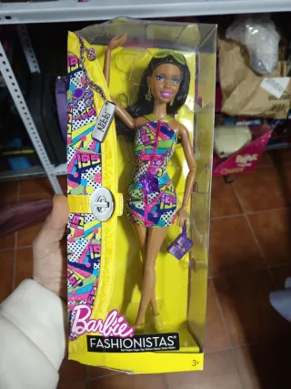 Barbie Fashionistas Nikki Muñeca