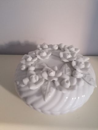 Portagioie porcellana bianca decorato fiori