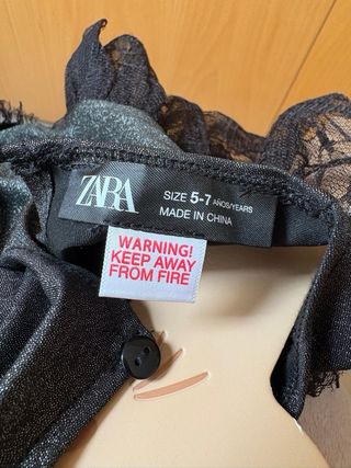 Vestido Zara araña negro talla 5-7 años.