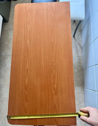 MESA DE COCINA Y DOS TABURETES