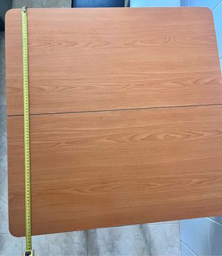 MESA DE COCINA Y DOS TABURETES