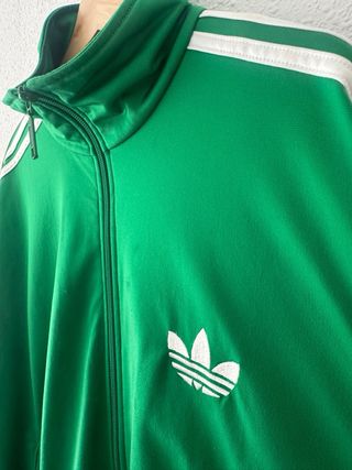 Chaqueta Adidas Verde con Rayas Blancas