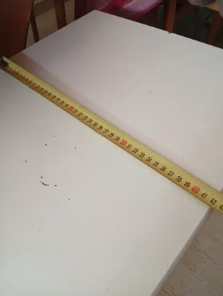 Cómoda pequeña blanca