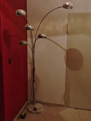 Lámpara de salón con brazos plateada