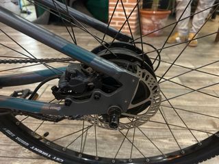 Bicicleta Eléctrica Riverside Gris