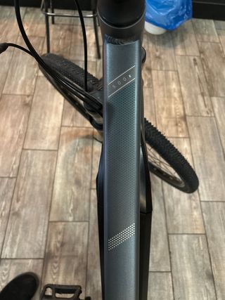 Bicicleta Eléctrica Riverside Gris