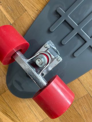 Monopatín skate diseño tribal nuevo