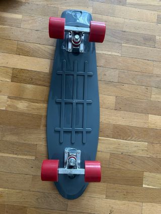 Monopatín skate diseño tribal nuevo