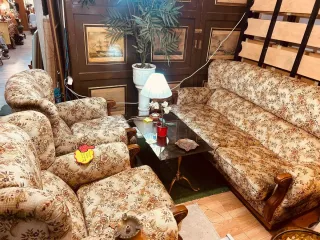 Conjunto de sofá y sillones floral