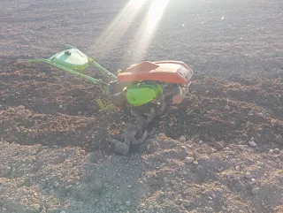 Motocultor Agria 8000 con 2 juegos de cuchillas