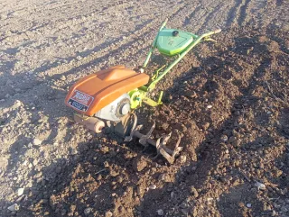 Motocultor Agria 8000 con 2 juegos de cuchillas