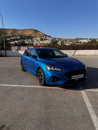 Ford Focus ST LINE