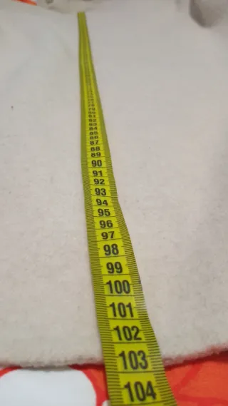 Parka beige de lana con capucha