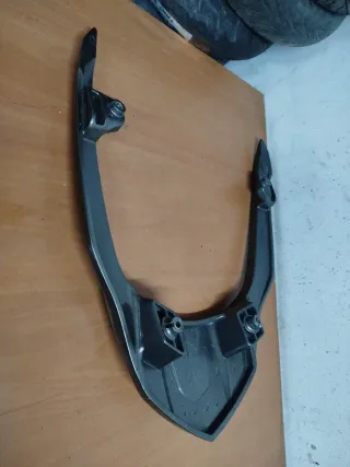 Colin y soporte cupula Kymco Superdink 2013