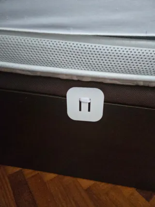 Cuna de bebé de madera