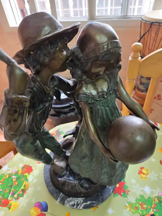 Figura bronce  niños jugando AUGUSTE MOREAU firmad