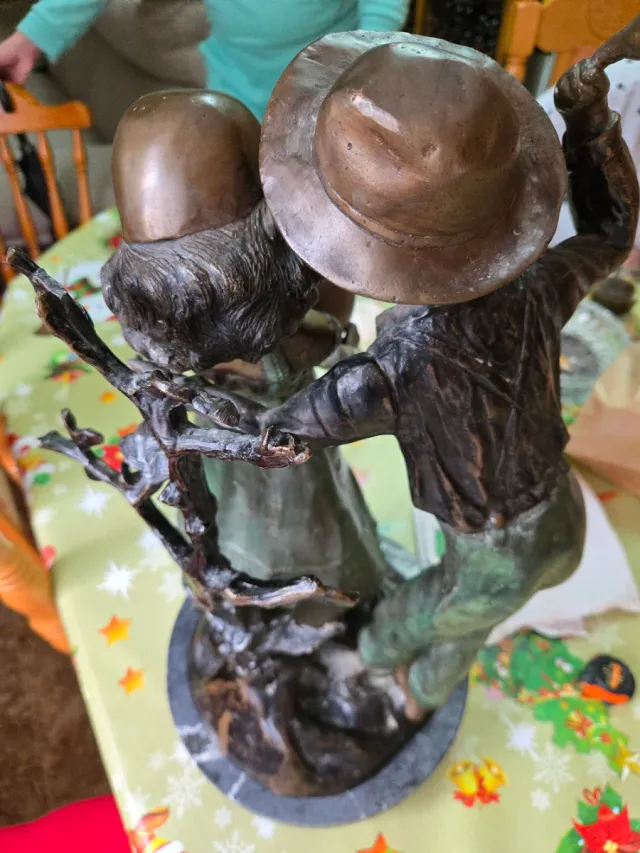 Figura bronce  niños jugando AUGUSTE MOREAU firmad