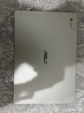 Ordenador portátil ASUS Plata y Negro