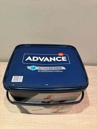 Caja de pienso para mascota