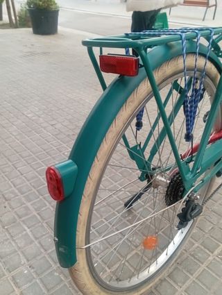 Bicicleta urbana con cesta
