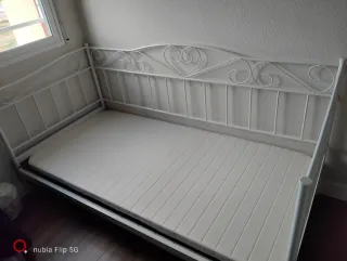 Cama individual metálica blanca