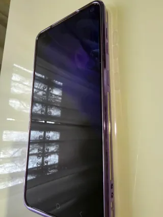 Teléfono Samsung Morado