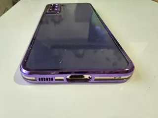 Teléfono Samsung Morado