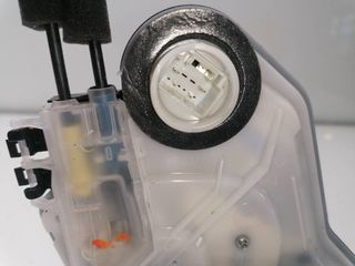 CERRADURA PUERTA TRASERA DERECHA TOYOTA PRIUS+ (3)