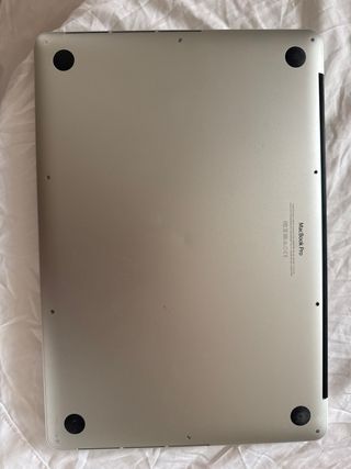 MacBook Pro 15” con Touch Bar – Perfecto estado