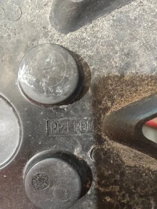 Tapacubos plateado 5 tornillos