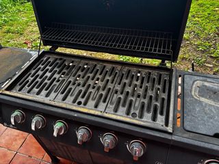 Barbacoa Negra Metal alice garden