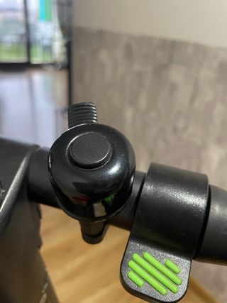 Patinete eléctrico negro