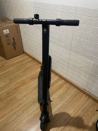 Patinete eléctrico negro