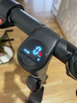 Patinete eléctrico negro