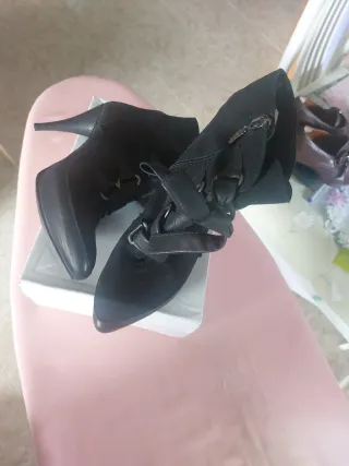 Botines piel y ante negros con plataforma