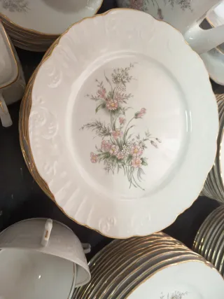 Vajilla porcelana blanca dorada flores completa