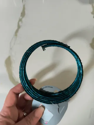 Gargantilla de bisutería con cuentas. Sin estrenar