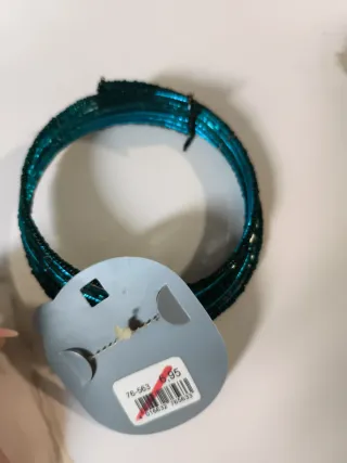 Gargantilla de bisutería con cuentas. Sin estrenar