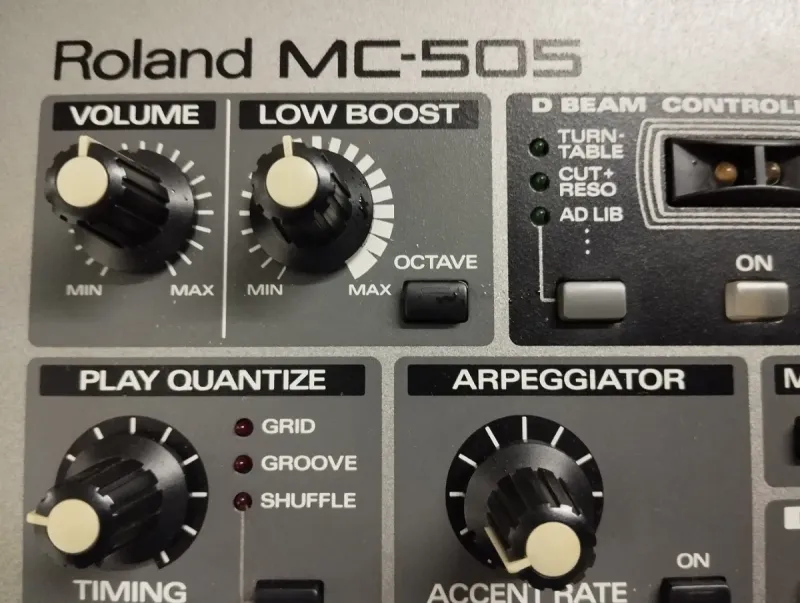 Pack Roland MC-505 + cables (nuevos) + soportes. afbeelding 3
