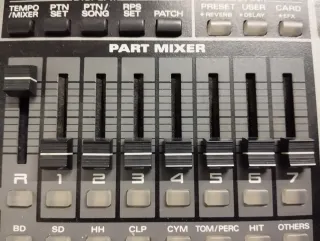 Roland MC-505 (Groovebox).