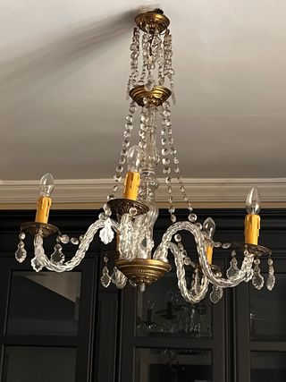 Lámpara araña cristal y metal dorado