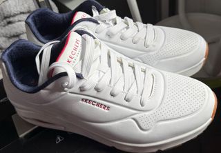 Zapatillas Skechers caballero blancas y azules