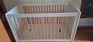 Cuna de madera para bebé