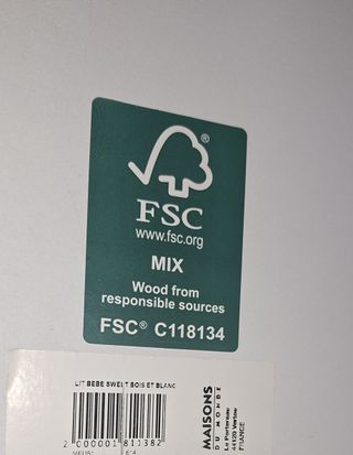 Cuna de madera para bebé