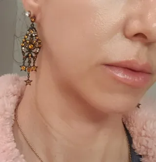 Pendientes largos con ámbar y estrellas