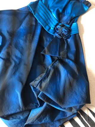 Vestido de fiesta azul y turquesa